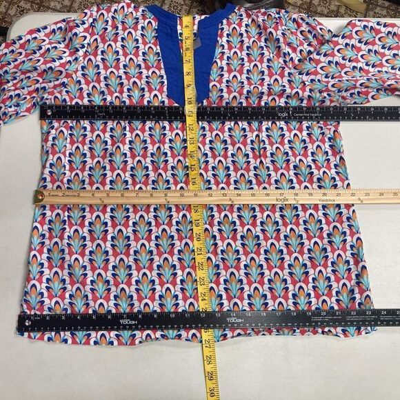 TALBOTS Multicolored Peacock Print Tunic Top Blouse Size Large Petite V-Neck - Picture 4 of 11